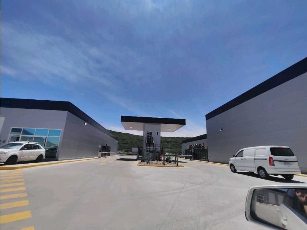 Bodega en Renta 220m2 Europark III - 1