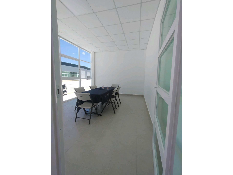 Bodega en Renta 220m2 Europark III - 6