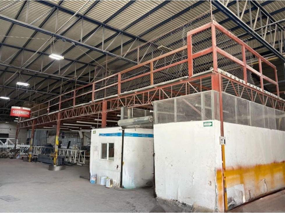 BODEGA EN RENTA 3200M2 SOBRE LIBRAMIENTO - 2
