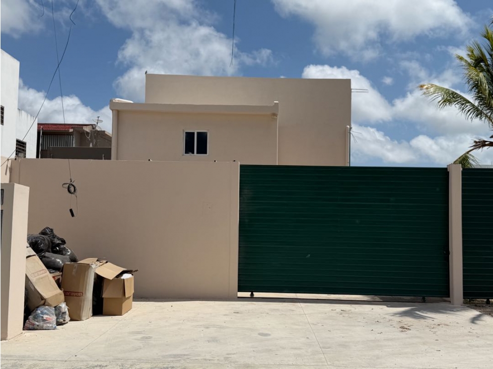 BODEGA EN RENTA 400M EN CANCÚN AV COLOSIO CON OFICINA