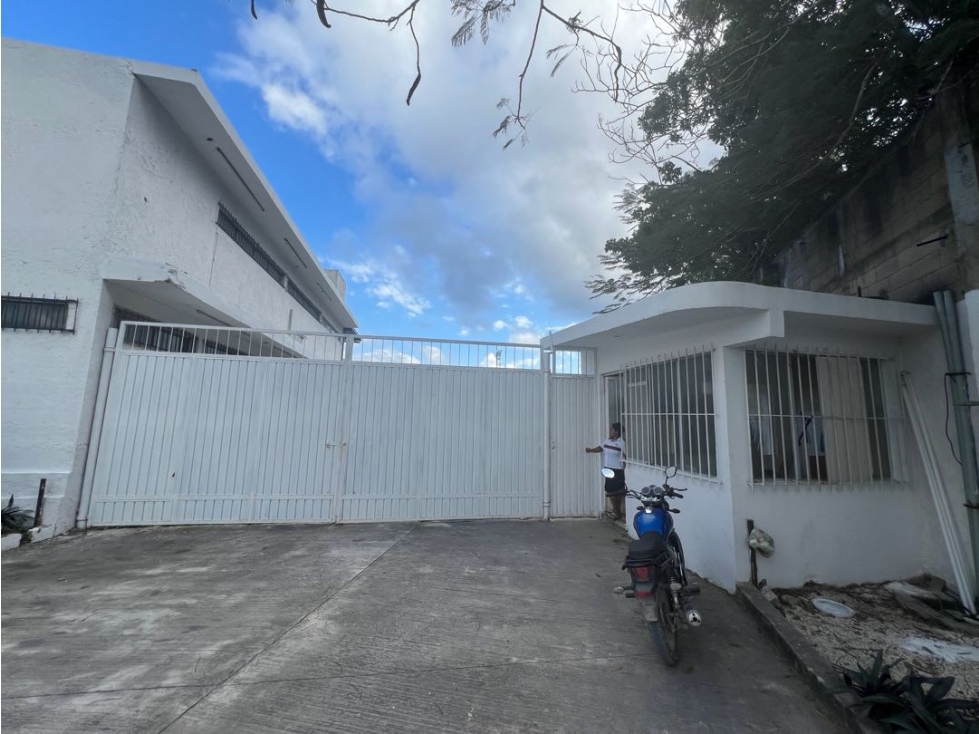 BODEGA EN RENTA 935M EN CANCÚN SOBRE LOPEZ PORTILLO - 2