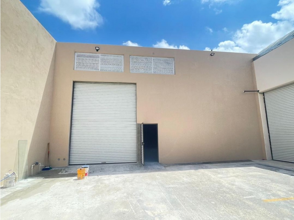 BODEGA EN RENTA CANCÚN CON CAMARA FRIA 465M2 X AV COLOSIO — foto 4