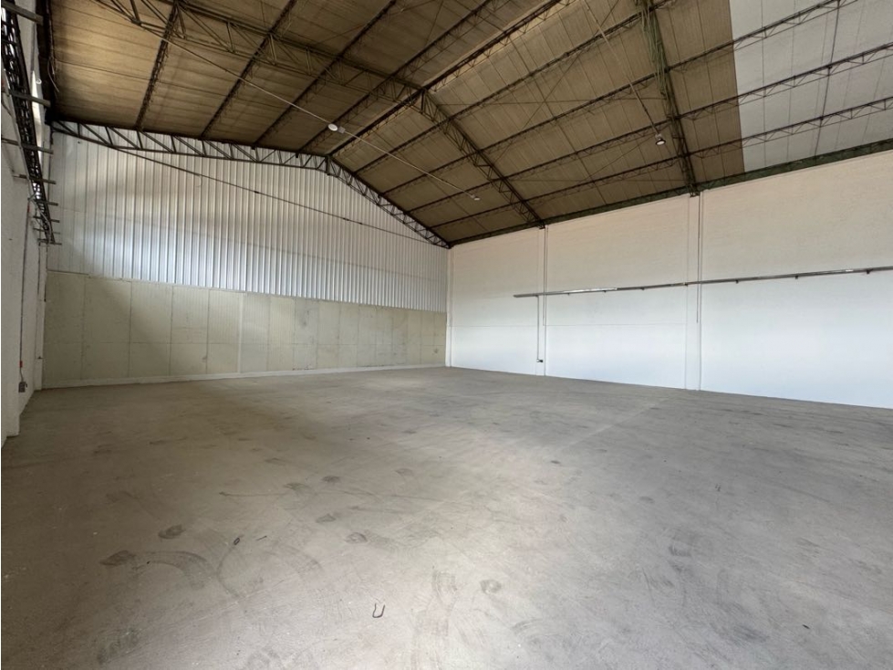 Bodega en renta sector Guayabal 1.200mts