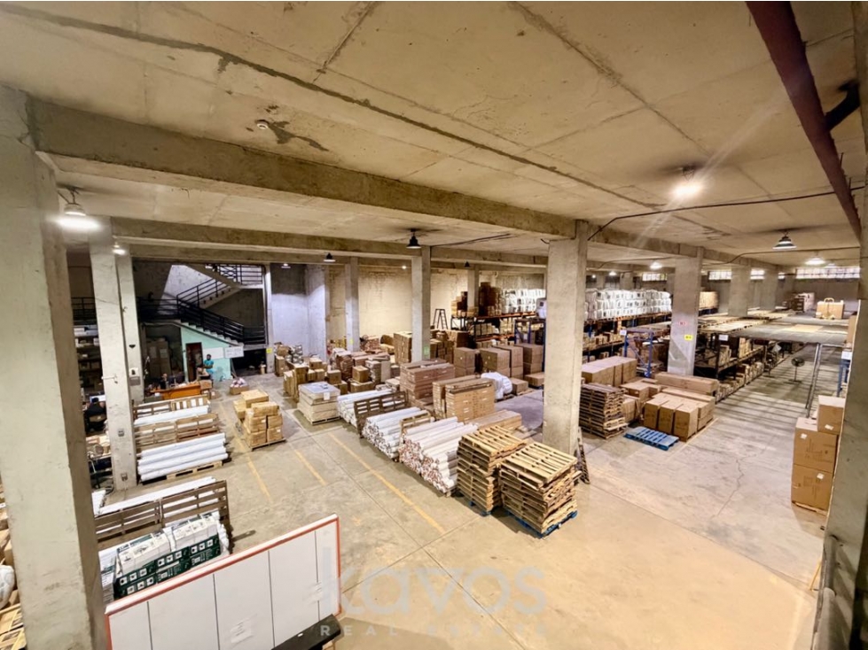 BODEGA CERCANA AL PUERTO BALBOA - SE VENDE