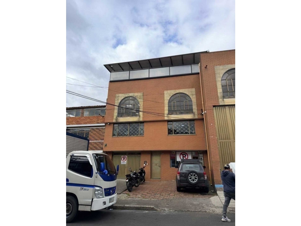 Bodega en venta Bogotá Barrio 12 de Octubre