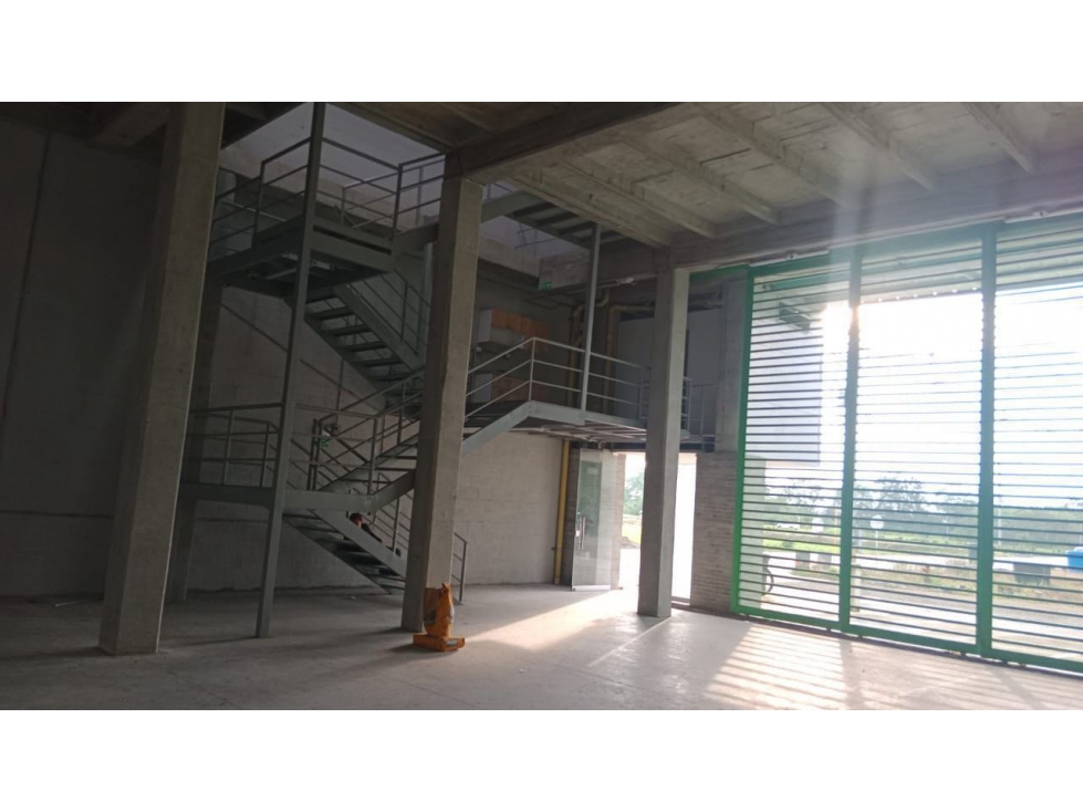 Se vende/renta bodega. Centro Logístico Teka en Milla de Oro. Apartadó - 2