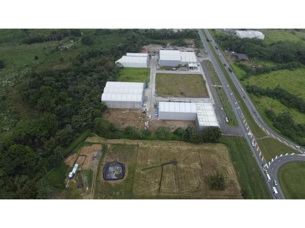Se vende/renta bodega. Centro Logístico Teka en Milla de Oro. Apartadó - 4