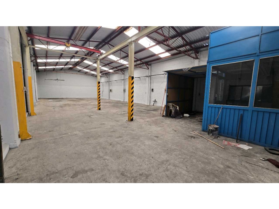 Bodega en Venta con Oficina en Col. La Loma - 6