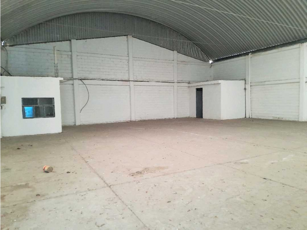 BODEGA EN VENTA EN CHALCO ESTADO DE MÉXICO CON CASA Y 10 LOCALES - 2