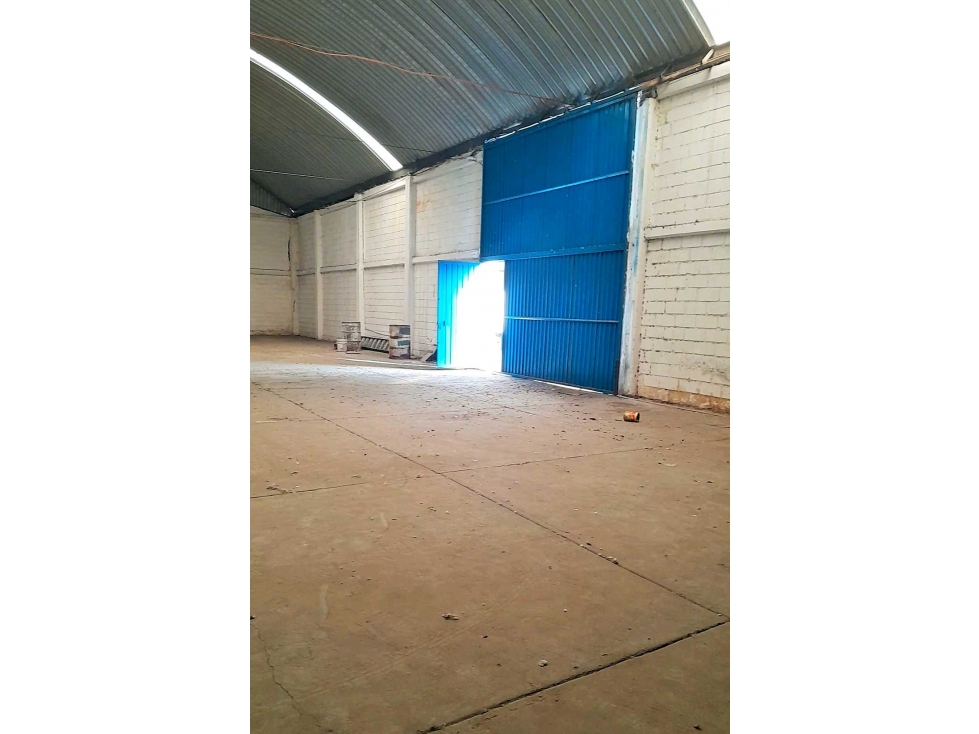 BODEGA EN VENTA EN CHALCO ESTADO DE MÉXICO CON CASA Y 10 LOCALES - 3