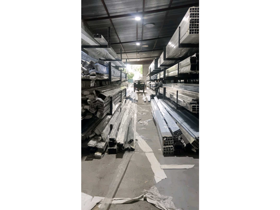 Bodega en venta en el barrio Sucre - 2