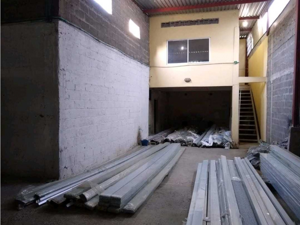 Bodega en venta en el barrio Sucre - 6