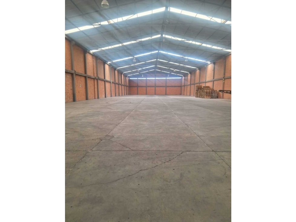 BODEGA EN VENTA EN PARQUE INDUSTRIAL DE FUNZA - 1