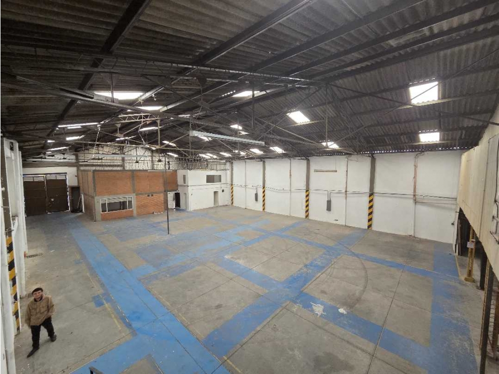 BODEGA EN VENTA ENGATIVÁ - 2