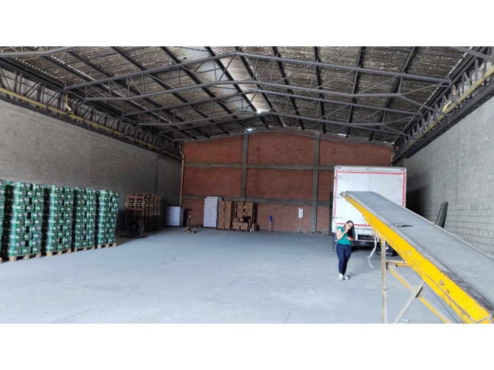 ARRIENDO BODEGA CONDOMINIO LA NUBIA CANDELARIA - 1