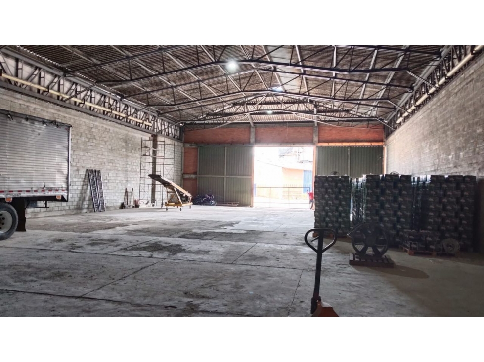 ARRIENDO BODEGA CONDOMINIO LA NUBIA CANDELARIA - 3