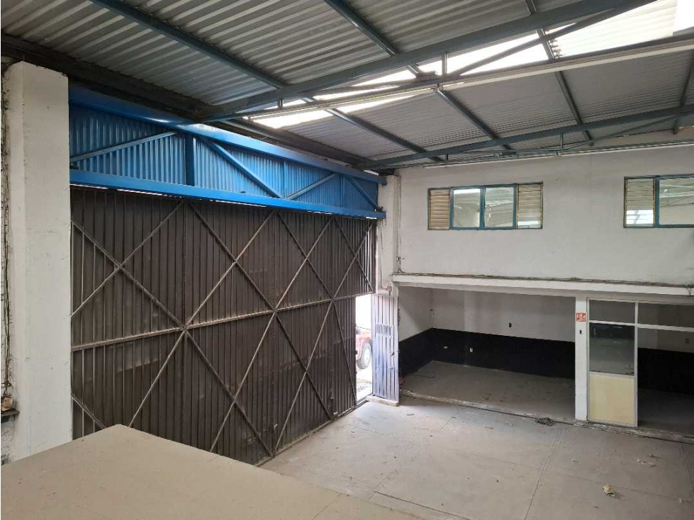 BODEGA EN VENTA SALIDA SALAMANCA - 3