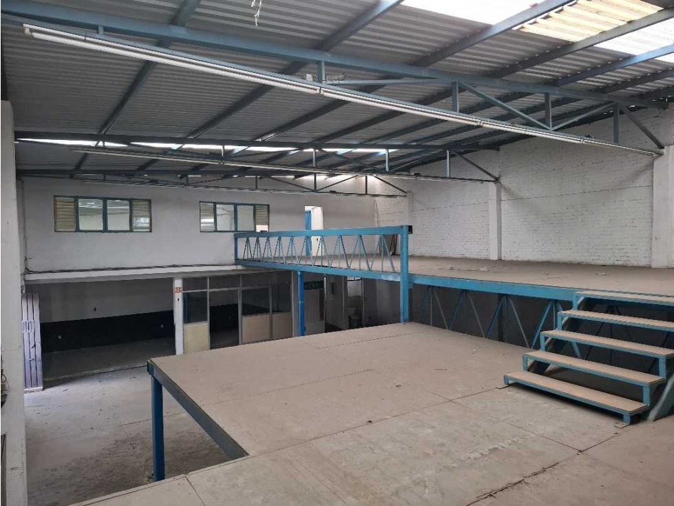 BODEGA EN VENTA SALIDA SALAMANCA - 4