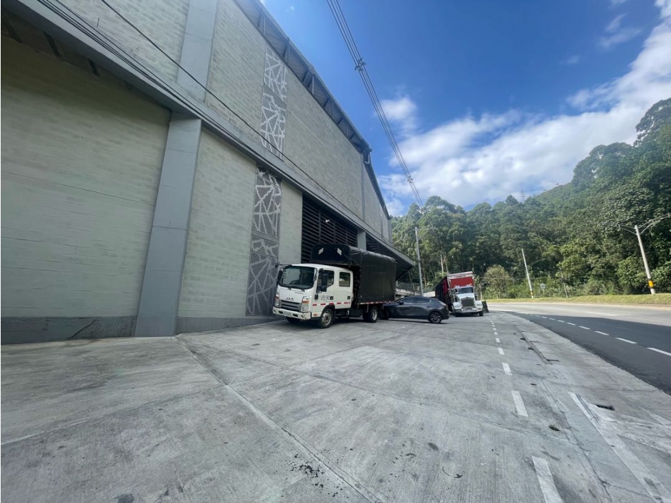Bodega en venta variante de Caldas - 1