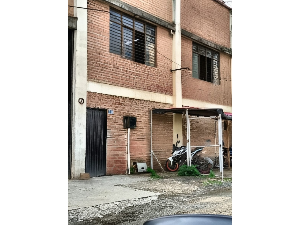 Bodega en venta - Yumbo - 1