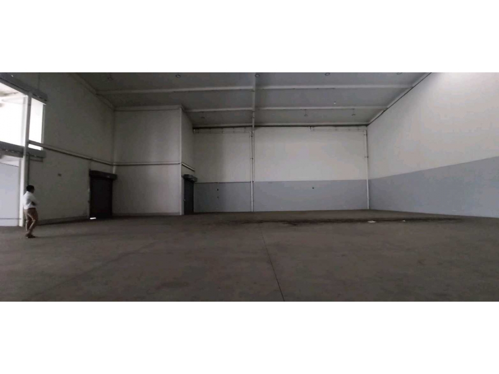 BODEGA EN ZONA FRANCA 24 DICIEMBRE - 5