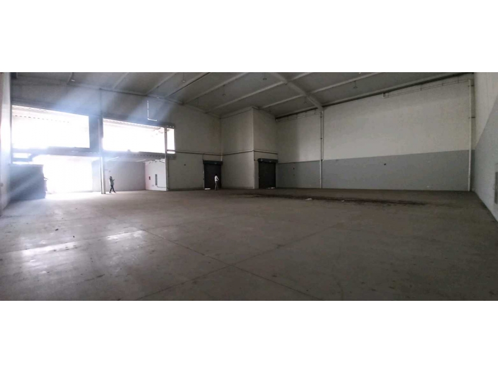 BODEGA EN ZONA FRANCA 24 DICIEMBRE - 6