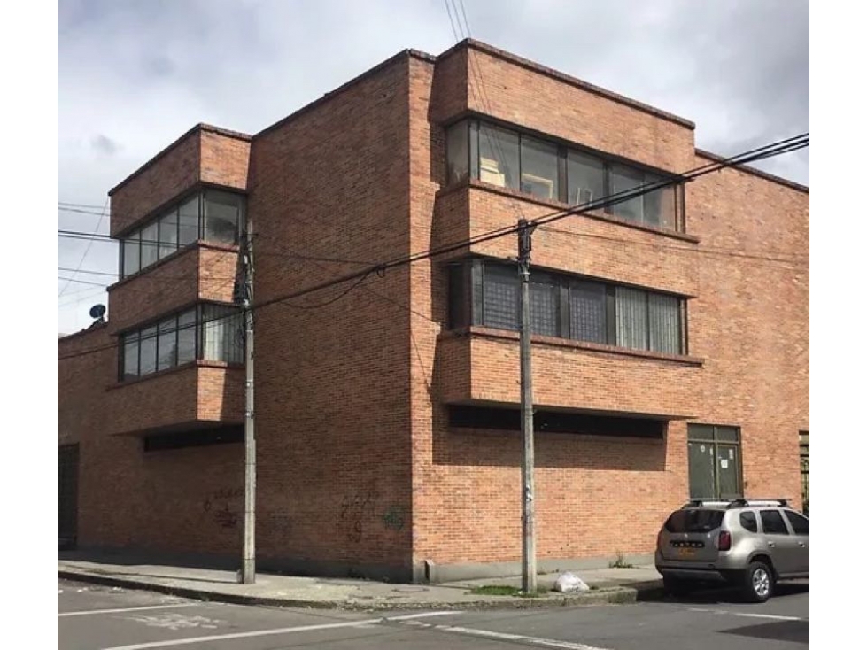 Bodega Comercial - Industrial Rentando - 12 de Octubre