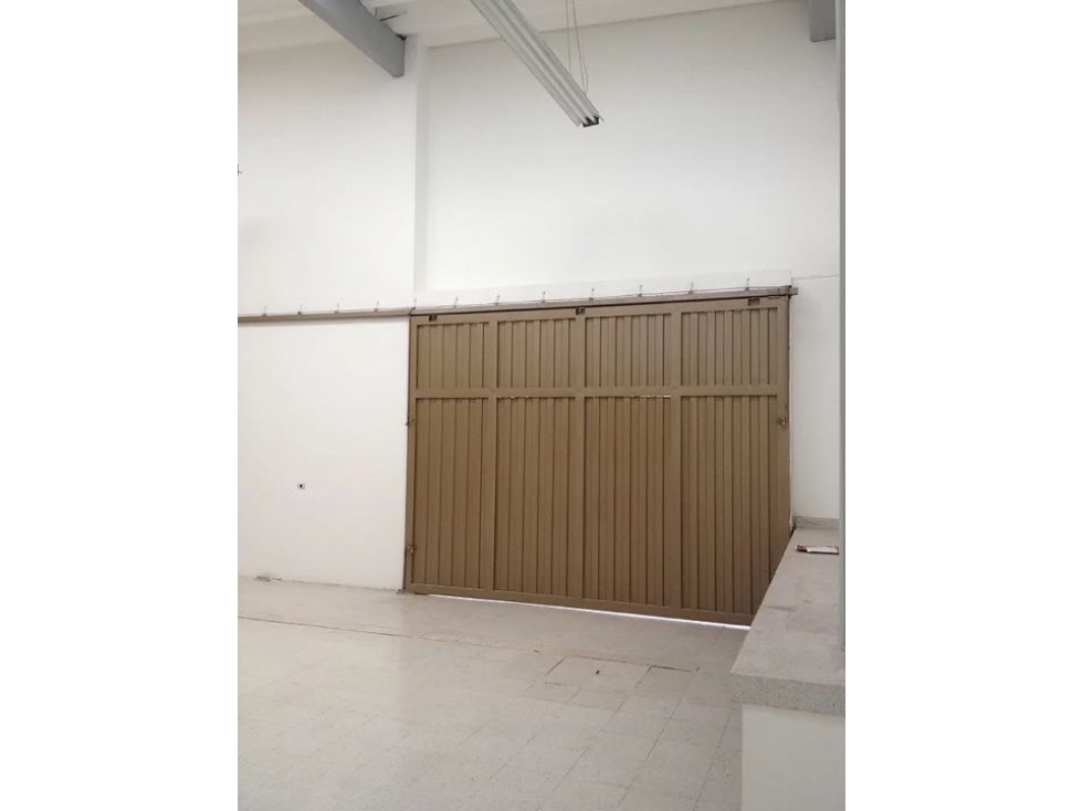 Bodega Comercial - Industrial Rentando - 12 de Octubre — foto 5