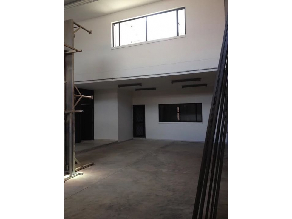 Bodega Comercial - Industrial Rentando - 12 de Octubre — foto 6