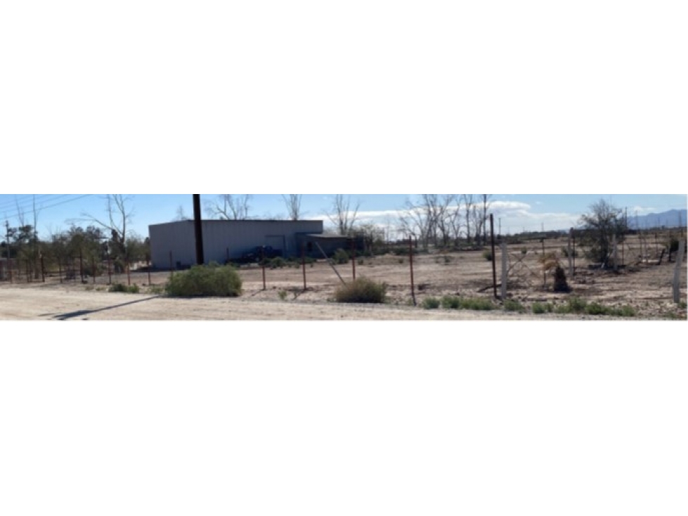 Bodega Industrial con Amplio Terreno en Granjas Valle Verde, Mexicali - 2