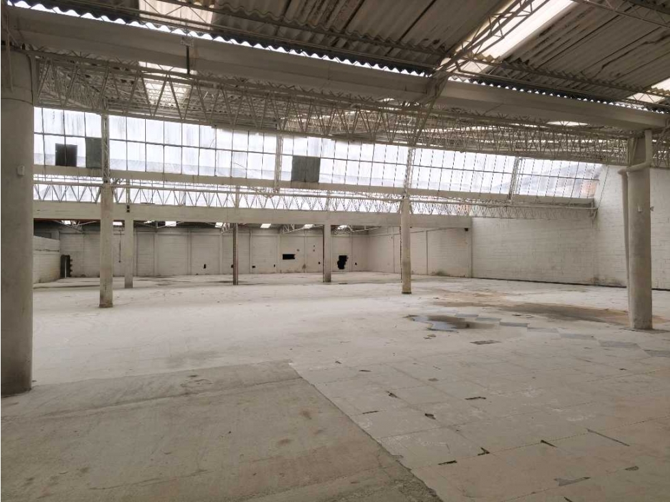 BODEGA INDUSTRIAL EN ARRIENDO EN EL SECTOR DE PUENTEARANDA