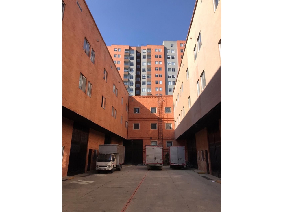 Bodega Industrial en Venta | 380 m² Aprox. | 3 Pisos | Lagartos