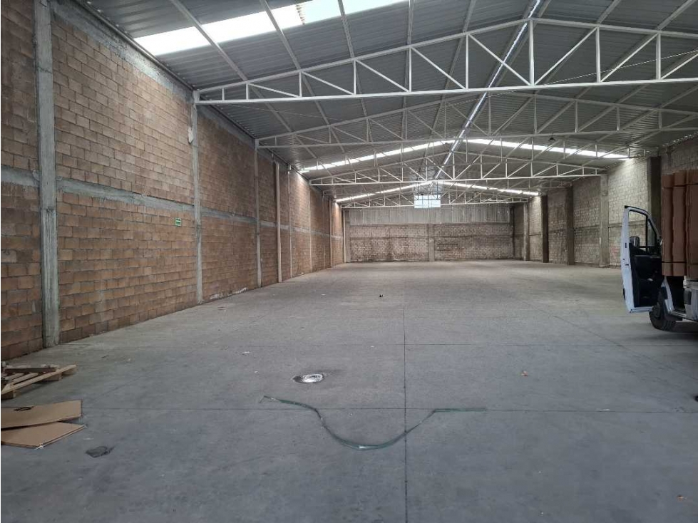 bodega industrial MANANTIALES Morelia PERIFERICO