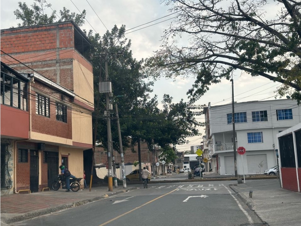 Edificio esquinero + Bodega Comercial en Venta, Cali — foto 2