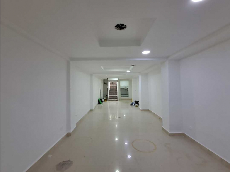 Bodega/ Local en arriendo Loma Los Parra Poblado Iva incluido — foto 2