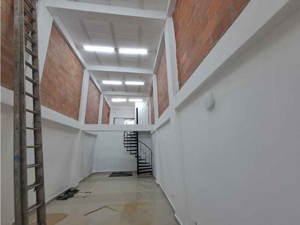 Bodega/ Local en arriendo Loma Los Parra Poblado Iva incluido — foto 3