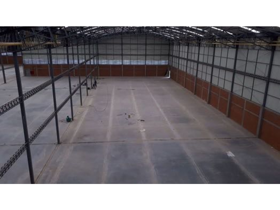 Bodega logística 8.676M2 - 4