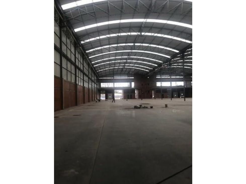 Bodega logística 8.676M2 - 5