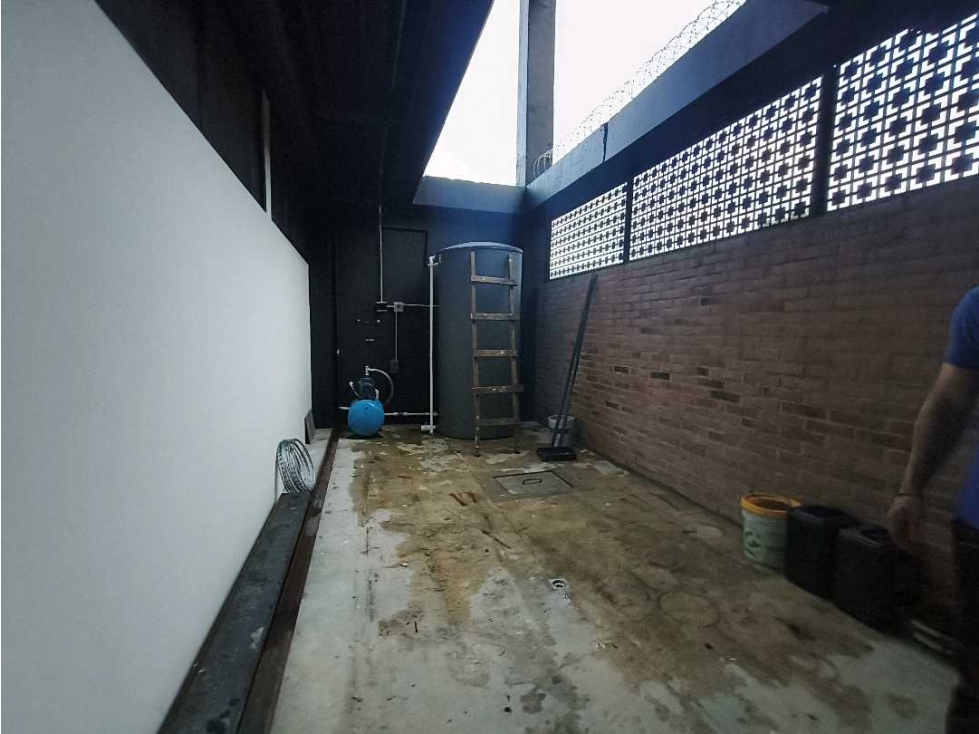 BODEGA O LOCAL EN ARRIENDO - 4