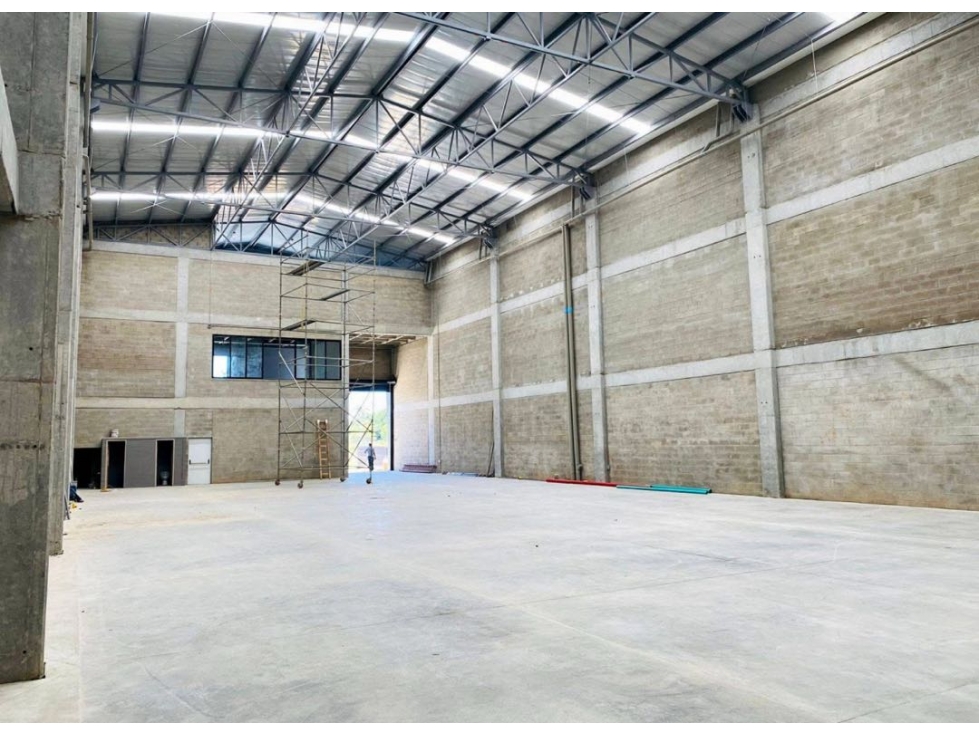 Bodega para alquilar cerca al aeropuerto José Ma Córdova Rionegro - 1