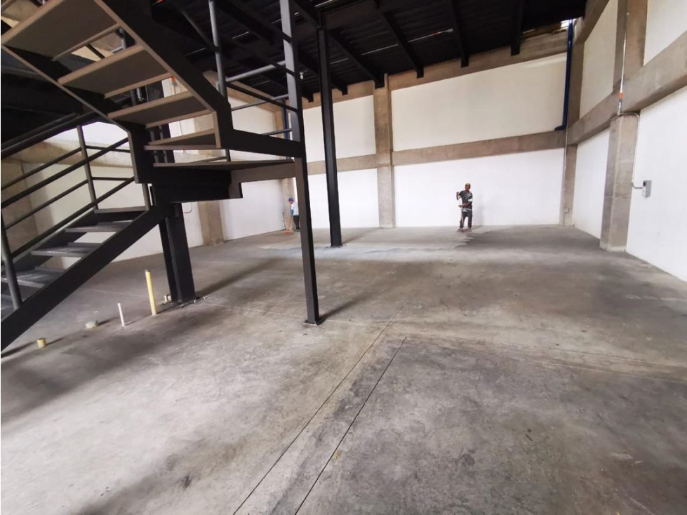 BODEGA PARA ARRIENDO EN RIONEGRO SECTO AEROPUERTO JMC - 2