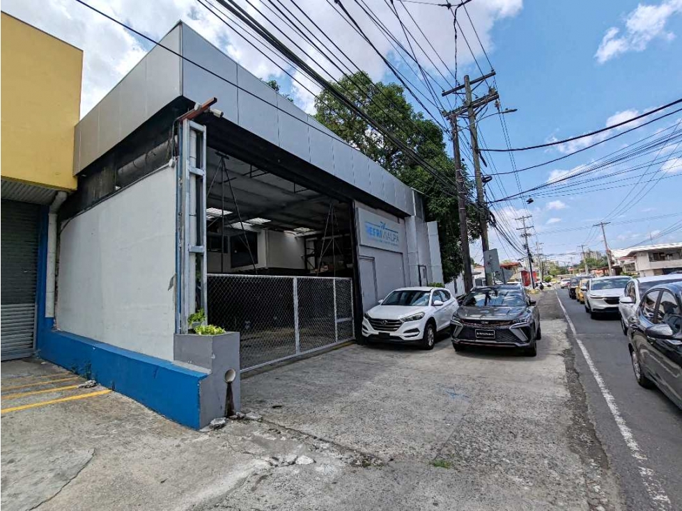 Bodega Parque Lefevre Venta