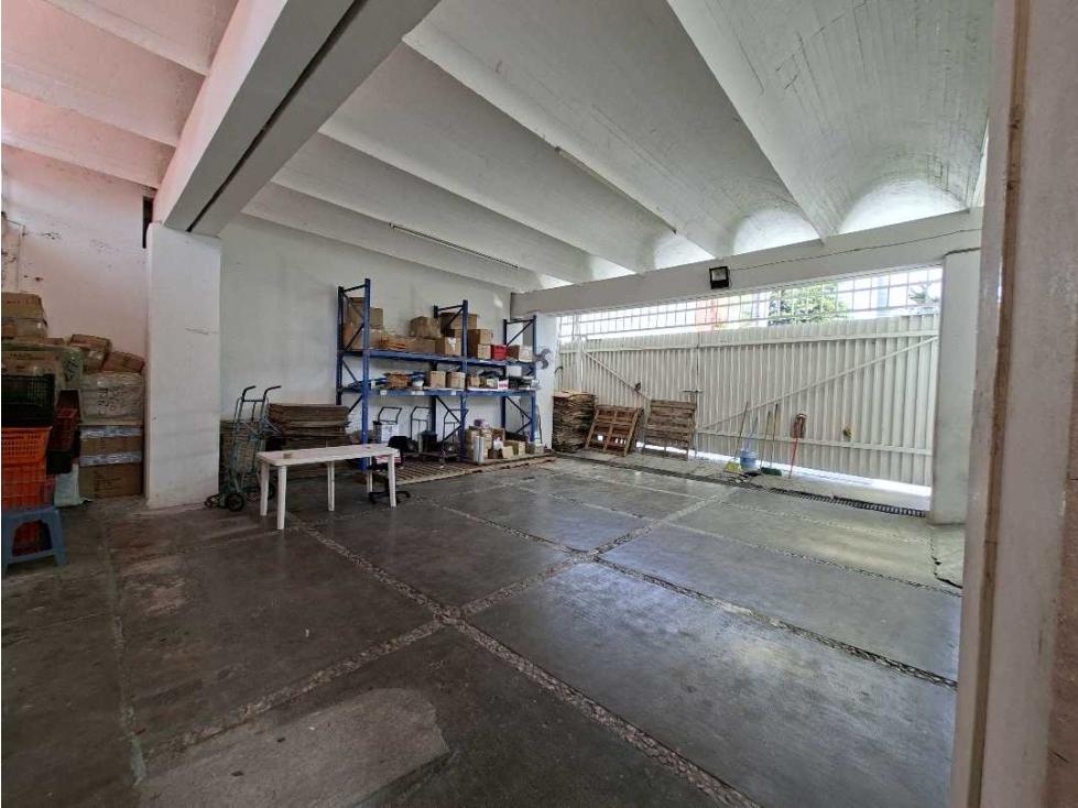 BODEGA CON OFICINAS EN RENTA EN PRIVADA EN LAS PALMAS - 3