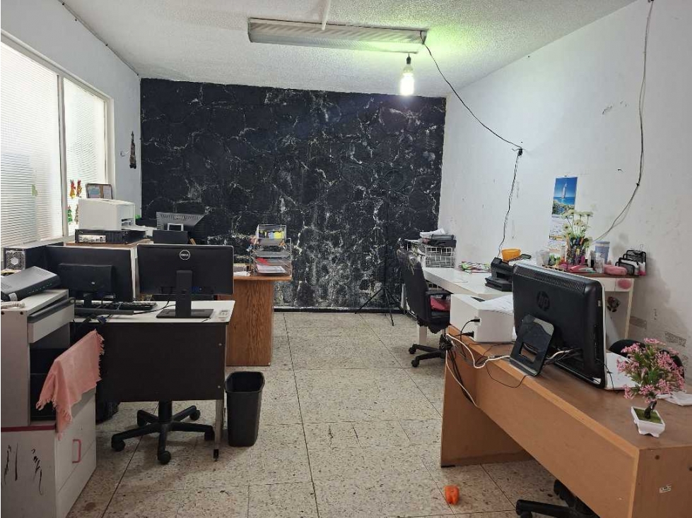 BODEGA CON OFICINAS EN RENTA EN PRIVADA EN LAS PALMAS - 6