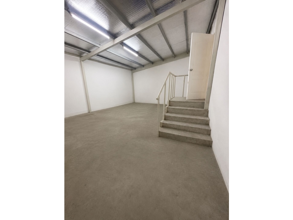BODEGA-OFICINA DE 120 M² EN ALQUILER | PARQUE LEFEVRE (C.P) - 2