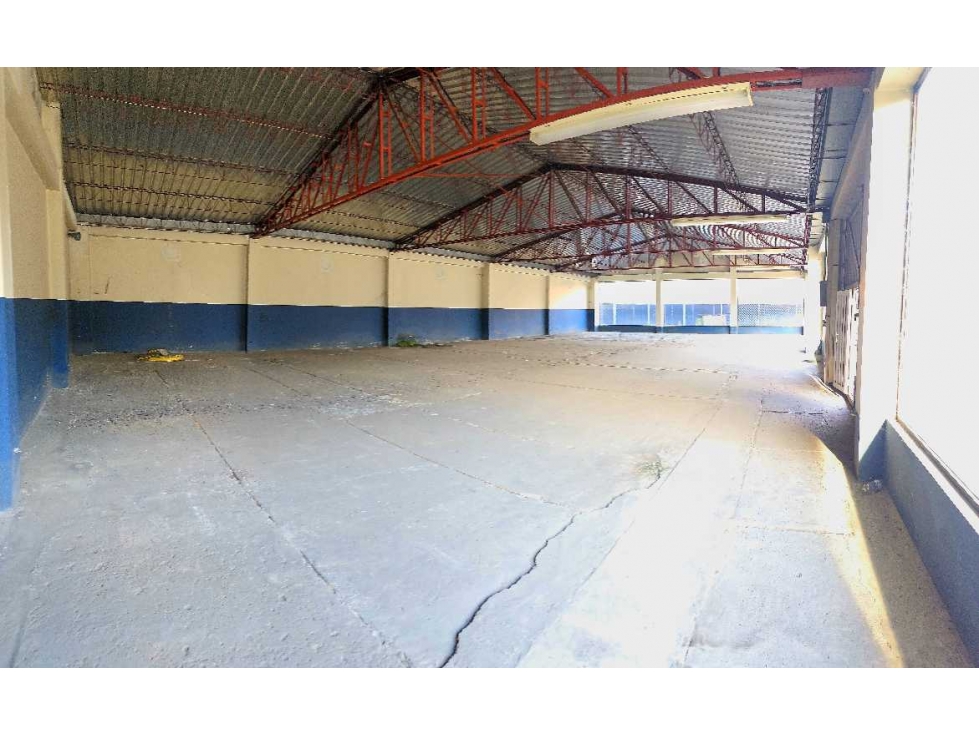 Bodegas oficinas y amplia vitrina cra 8a al lado del.Parque de la.Caña — foto 4