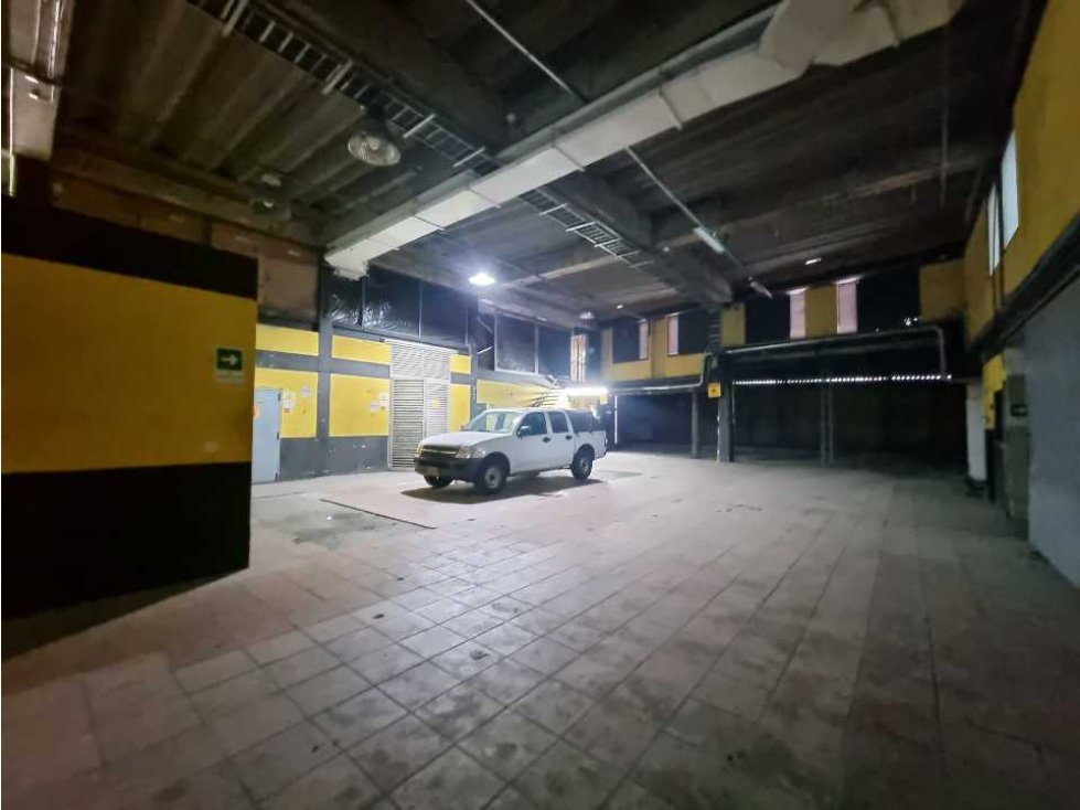 BODEGAS Y EDIFICIO DE OFICINAS DE 4700M EN ZONA AEROPUERTO EL DORADO — foto 4