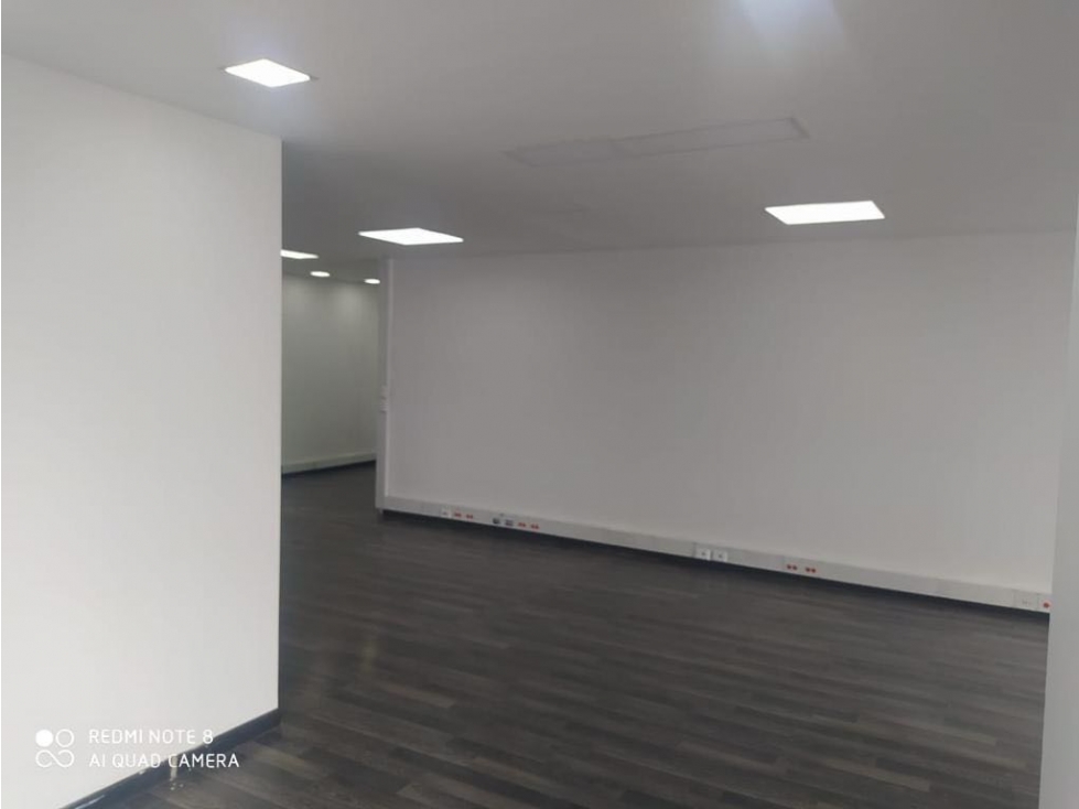 BOGOTÁ VENTA PERMUTA OFICINA CHICO — foto 3