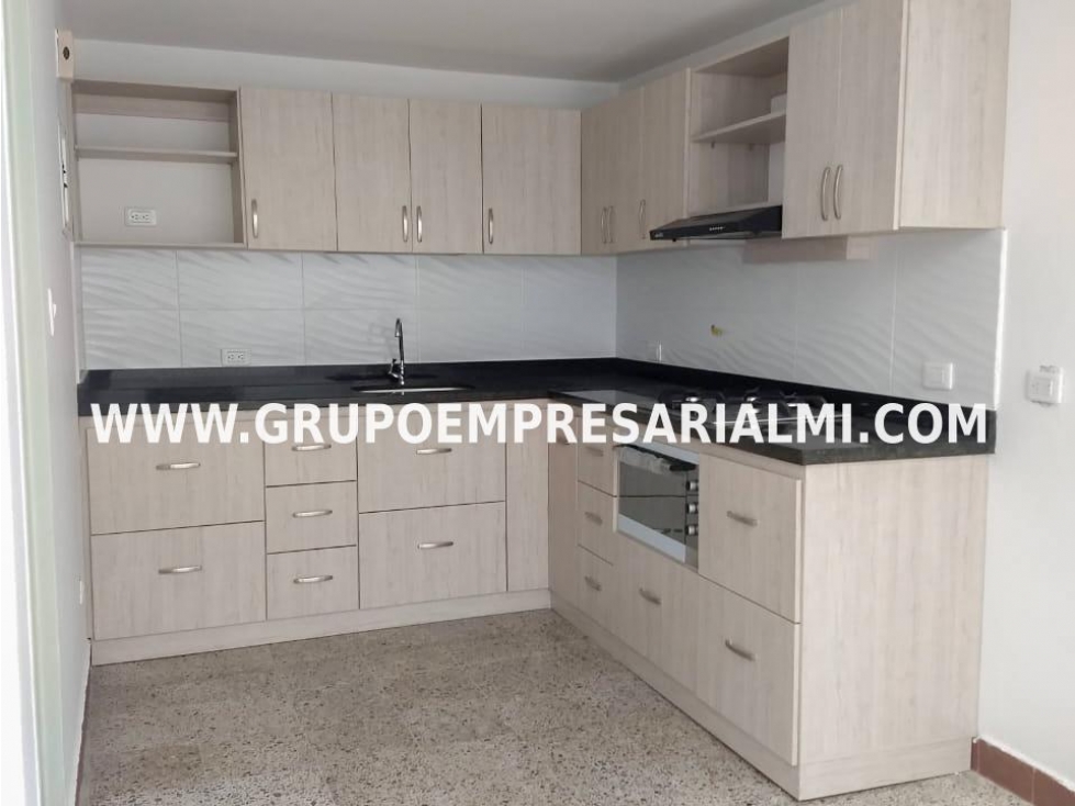 BONITA CASA BIFAMILIAR EN ARRIENDO - SECTOR SANTA TERESITA COD: 31157 — foto 3