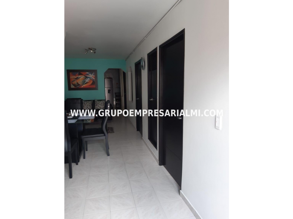 BONITA CASA BIFAMILIAR EN VENTA - SECTOR CALATRAVA COD: 21949 - 2